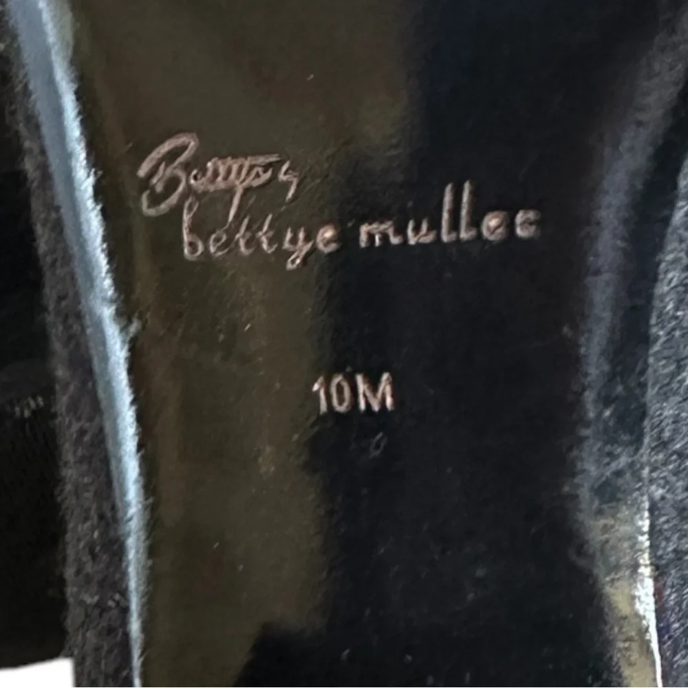 Bettye Muller Charcoal Gray Wool Ankle Boots 10 Pointed Toe Block Heel Back Zip